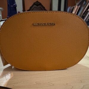 Michael Kors Jet Set Travel Oval Crossbody Bag - NEW